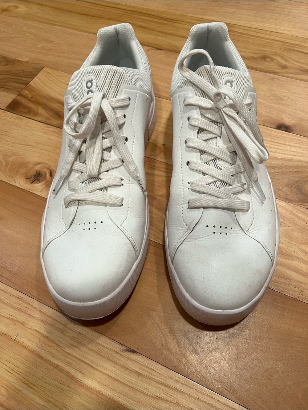 On The Roger White Men’s Low-Profile Sneakers